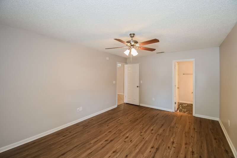 2,260/Mo, 5462 Catspaw Ln Jacksonville, FL 32277 Main Bedroom View 2