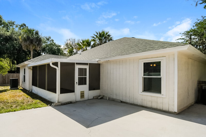 2,260/Mo, 5462 Catspaw Ln Jacksonville, FL 32277 Rear View