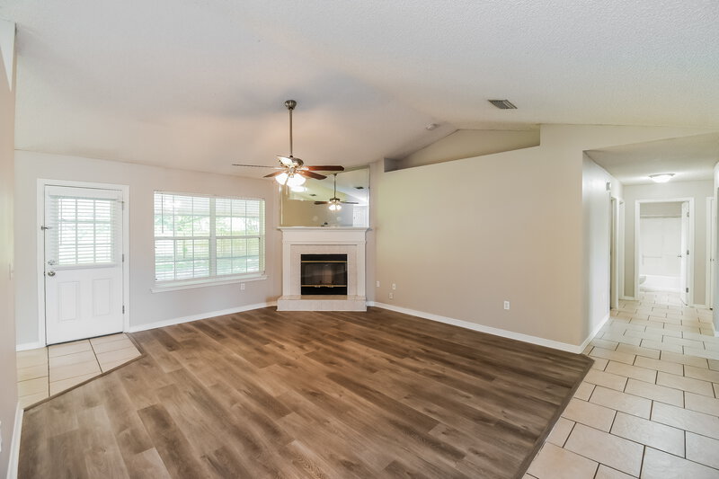 2,320/Mo, 5307 Marsala Ln Jacksonville, FL 32244 Living Room View