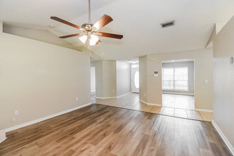 2,320/Mo, 5307 Marsala Ln Jacksonville, FL 32244 Living Room View 2