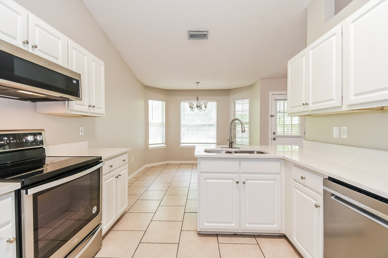 2,320/Mo, 5307 Marsala Ln Jacksonville, FL 32244 Kitchen View 2