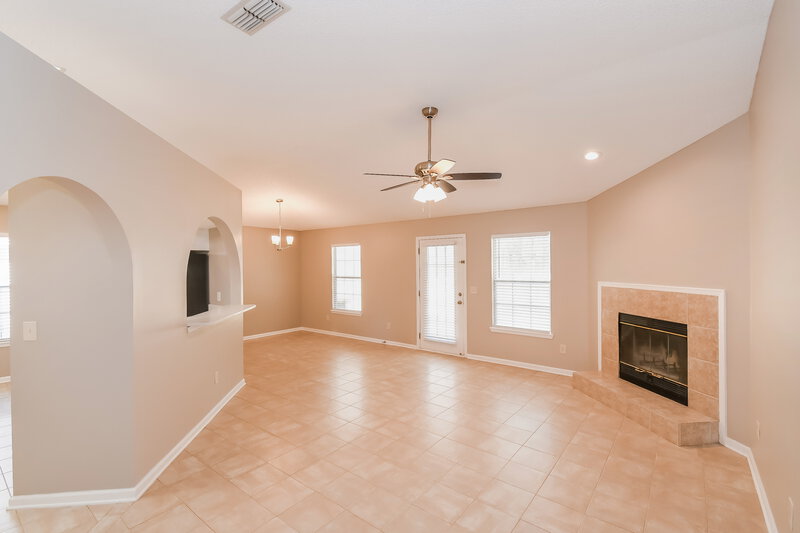 1,625/Mo, 7703 Enderby Ave E Jacksonville, FL 32244 Living Room View