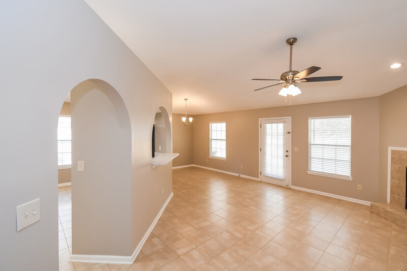 1,625/Mo, 7703 Enderby Ave E Jacksonville, FL 32244 Living Room View 4