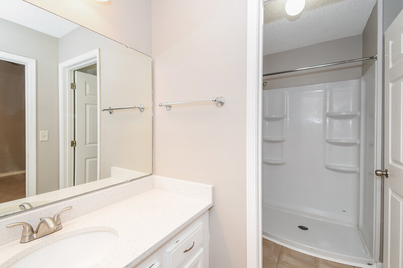 1,625/Mo, 7703 Enderby Ave E Jacksonville, FL 32244 Main Bathroom View