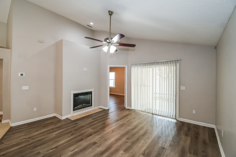 2,035/Mo, 10932 Campus Heights Ln Jacksonville, FL 32218 Living Room View