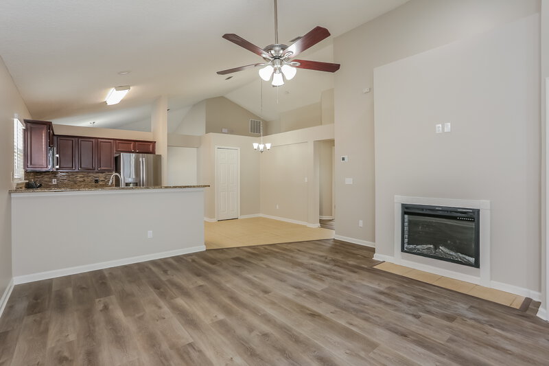 1,940/Mo, 10932 Campus Heights Ln Jacksonville, FL 32218 Living Room View 2