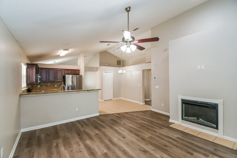 2,035/Mo, 10932 Campus Heights Ln Jacksonville, FL 32218 Living Room View 2