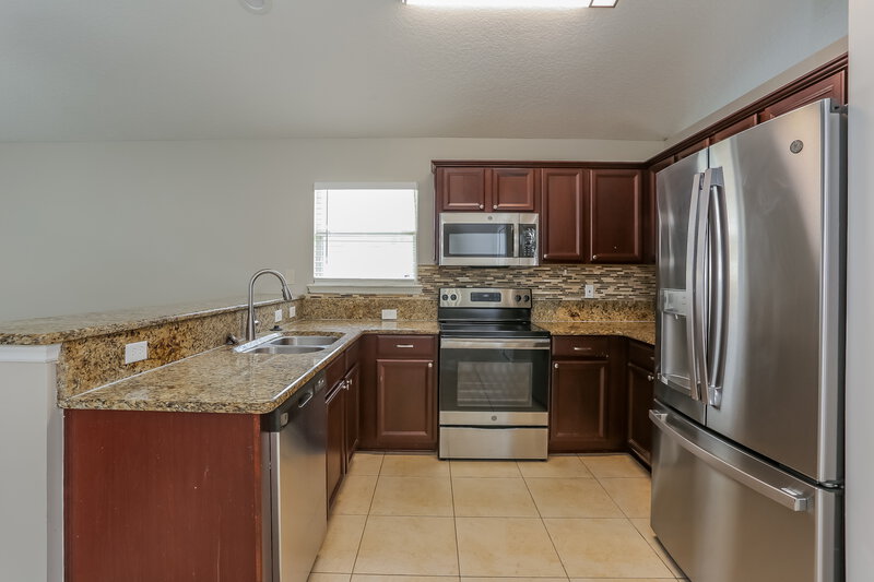 1,940/Mo, 10932 Campus Heights Ln Jacksonville, FL 32218 Kitchen View