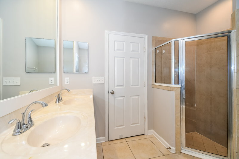 2,035/Mo, 10932 Campus Heights Ln Jacksonville, FL 32218 Main Bathroom View 2