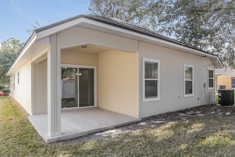 1,940/Mo, 10932 Campus Heights Ln Jacksonville, FL 32218 Rear View