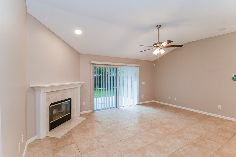3,540/Mo, 391 Meadowlark Ln St Augustine, FL 32092 Living Room View 2