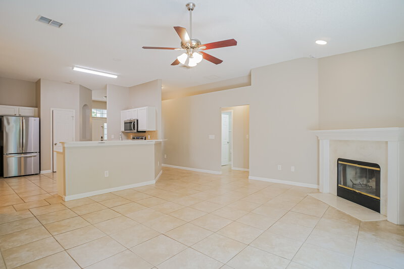 2,545/Mo, 391 Meadowlark Ln St Augustine, FL 32092 Living Room View