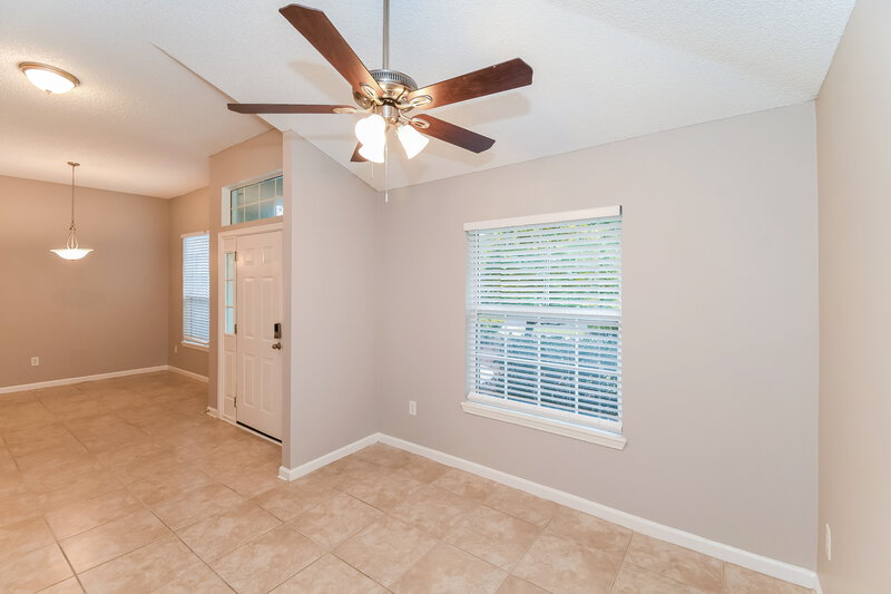 3,540/Mo, 391 Meadowlark Ln St Augustine, FL 32092 Living Room View 3