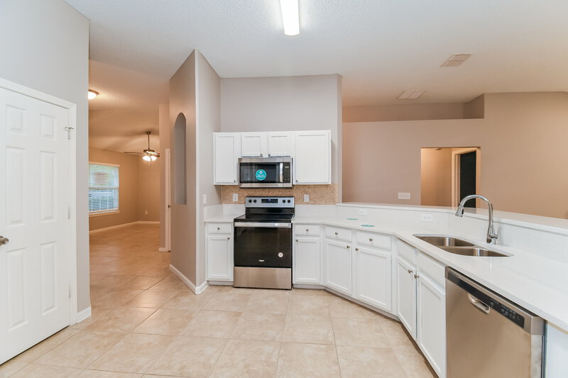 3,540/Mo, 391 Meadowlark Ln St Augustine, FL 32092 Kitchen View
