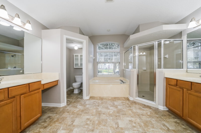 3,450/Mo, 100 Corral Cir Saint Augustine, FL 32092 Main Bathroom View