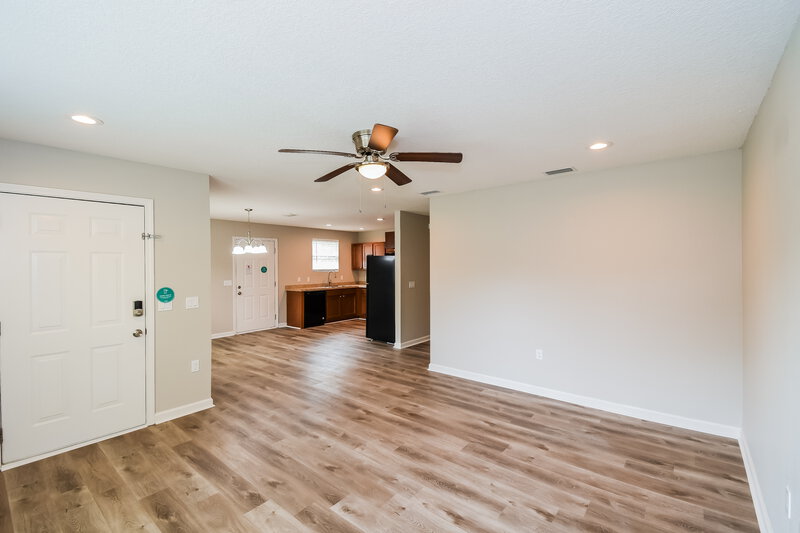 1,575/Mo, 5511 Redpoll Ave Jacksonville, FL 32219 Living Room View 3