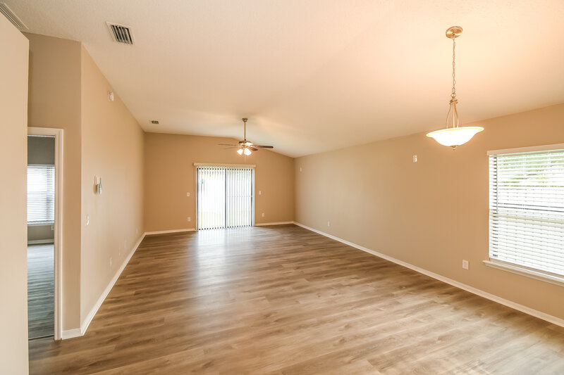 2,330/Mo, 1573 E Windy Willow Dr Saint Augustine, FL 32092 Dining Room View 2