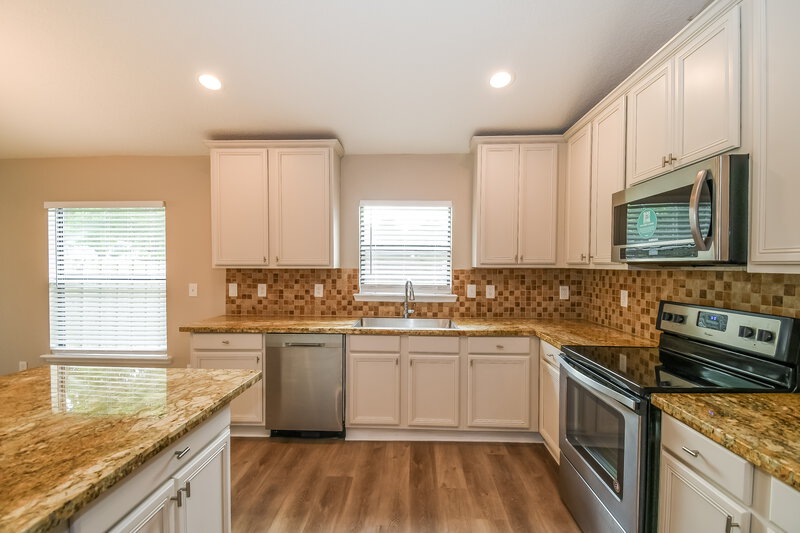 2,330/Mo, 1573 E Windy Willow Dr Saint Augustine, FL 32092 Kitchen View