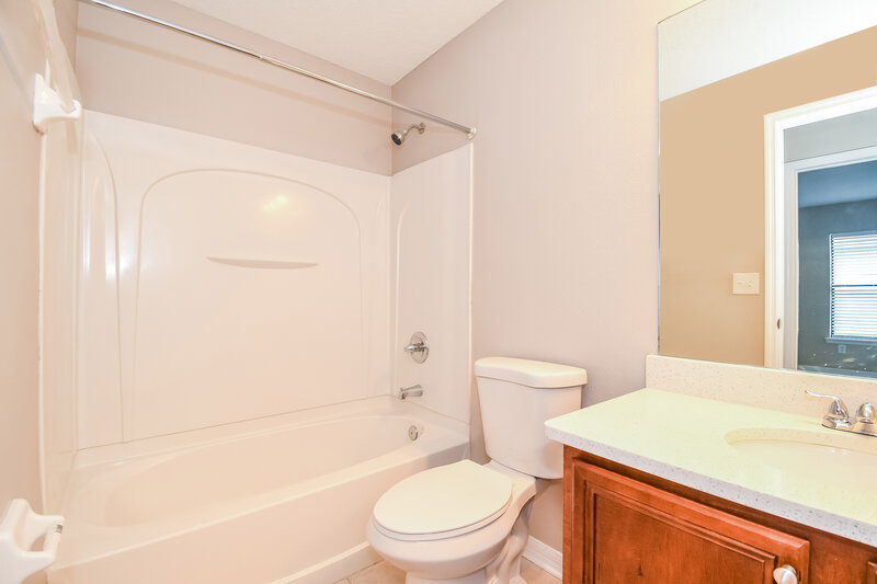 2,330/Mo, 1573 E Windy Willow Dr Saint Augustine, FL 32092 Bathroom View