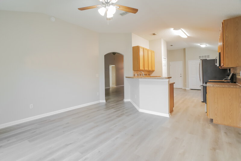 2,075/Mo, 1207 Ardmore St St Augustine, FL 32092 Family Room View