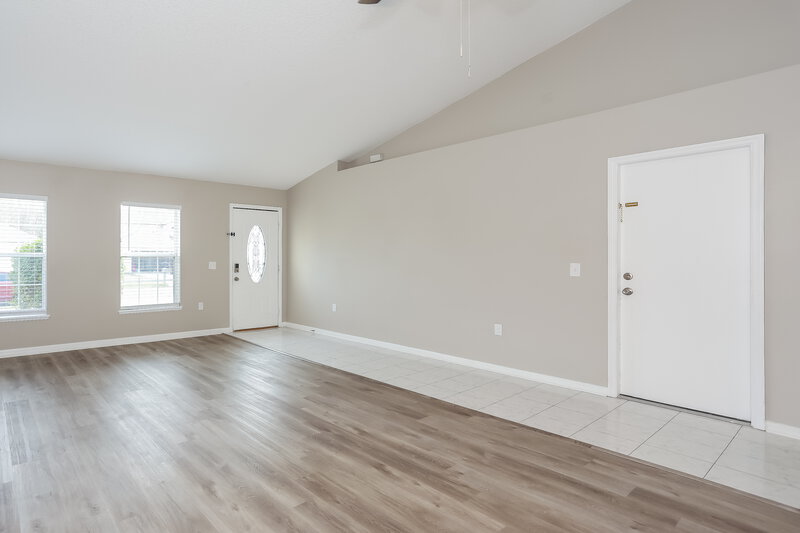 2,015/Mo, 8757 Merseyside Ave Jacksonville, FL 32219 Living Room View 2