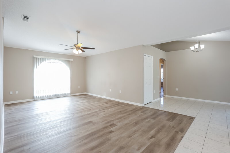 2,015/Mo, 8757 Merseyside Ave Jacksonville, FL 32219 Living Room View 3