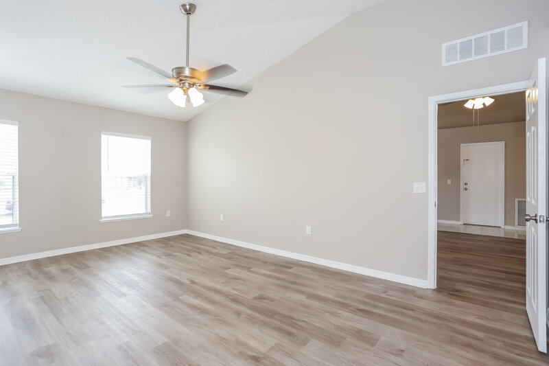 2,015/Mo, 8757 Merseyside Ave Jacksonville, FL 32219 Main Bedroom View