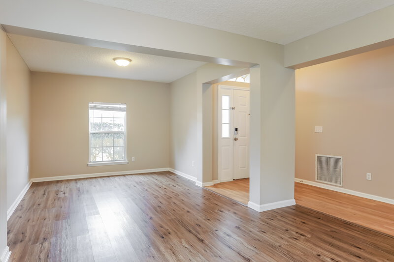 1,910/Mo, 3812 Juliet Leia Cir W Jacksonville, FL 32218 Living Room View