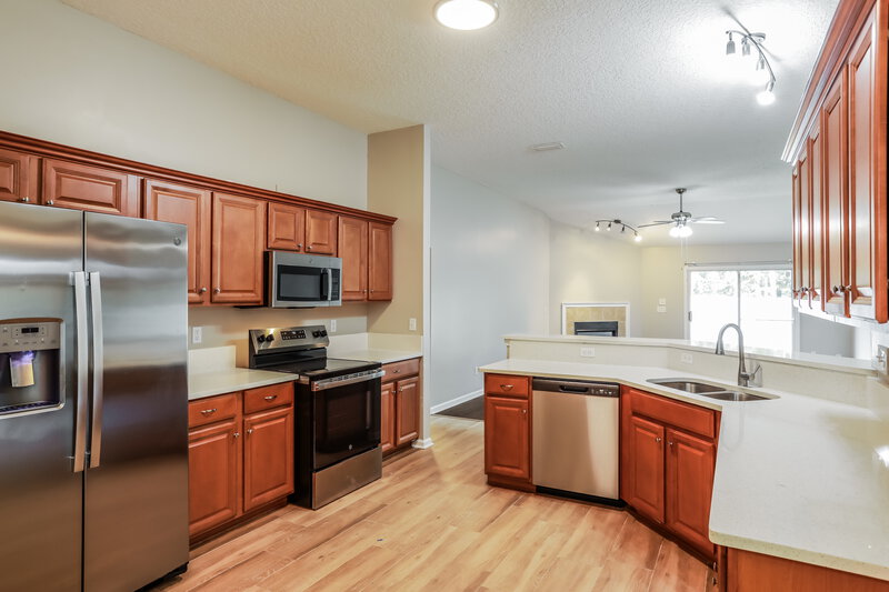 1,910/Mo, 3812 Juliet Leia Cir W Jacksonville, FL 32218 Kitchen View