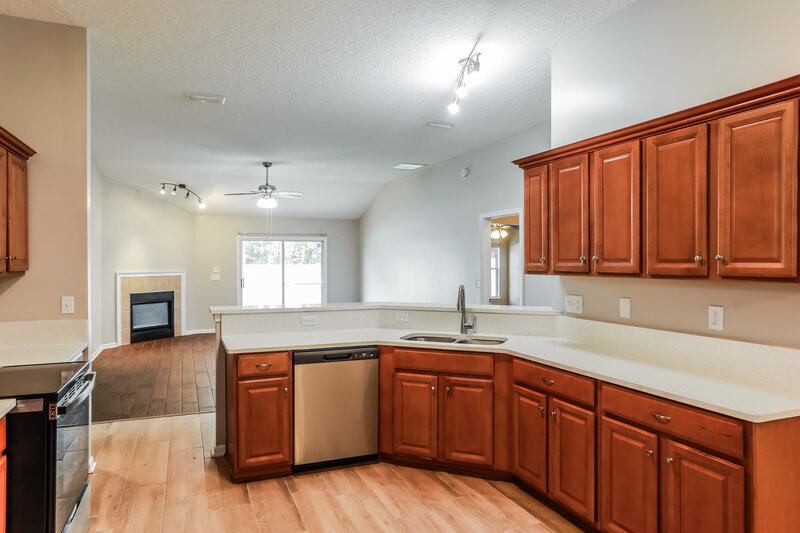 1,910/Mo, 3812 Juliet Leia Cir W Jacksonville, FL 32218 Kitchen View 2