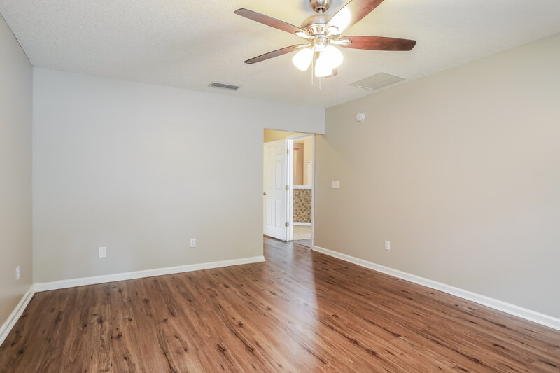 1,910/Mo, 3812 Juliet Leia Cir W Jacksonville, FL 32218 Main Bedroom View