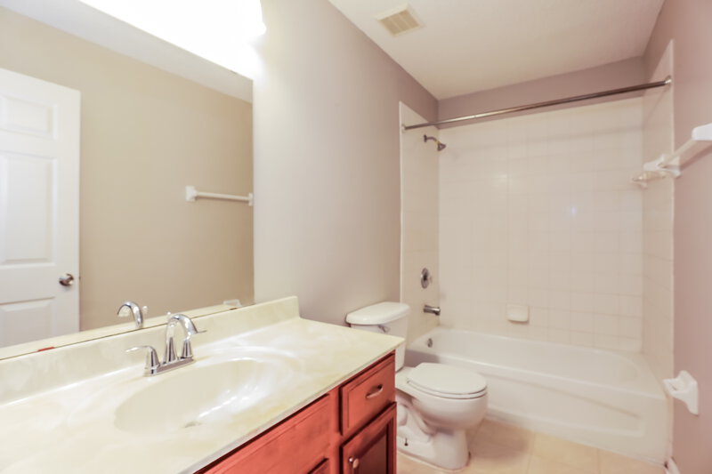 1,910/Mo, 3812 Juliet Leia Cir W Jacksonville, FL 32218 Bathroom View