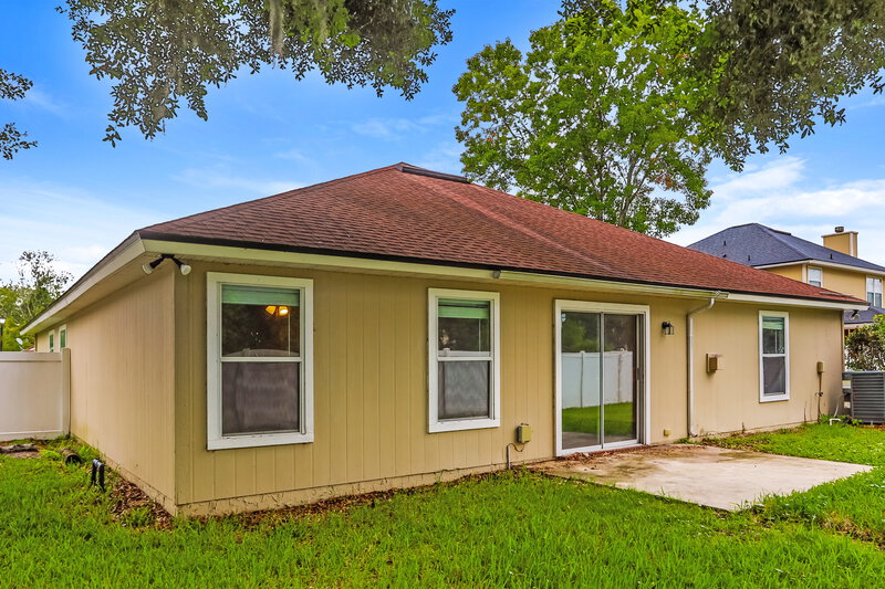 1,910/Mo, 3812 Juliet Leia Cir W Jacksonville, FL 32218 Rear View
