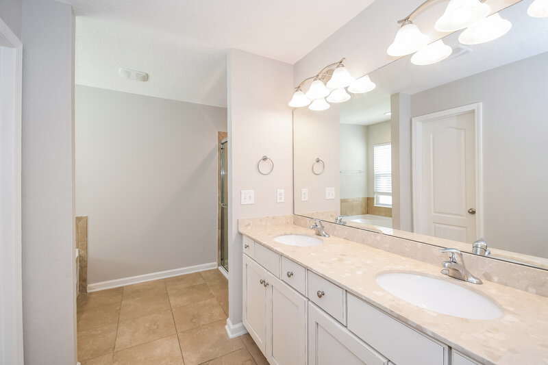 2,550/Mo, 75094 Fern Creek Dr Yulee, FL 32097 Main Bathroom View