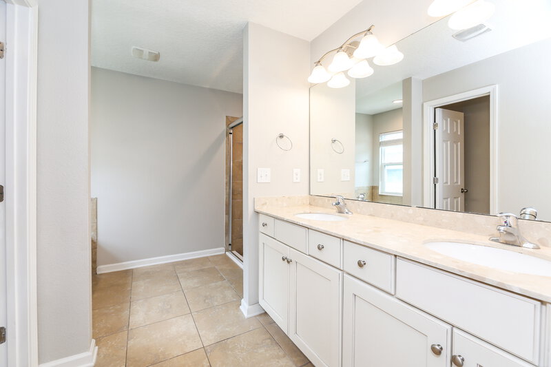 2,495/Mo, 75094 Fern Creek Dr Yulee, FL 32097 Main Bathroom View