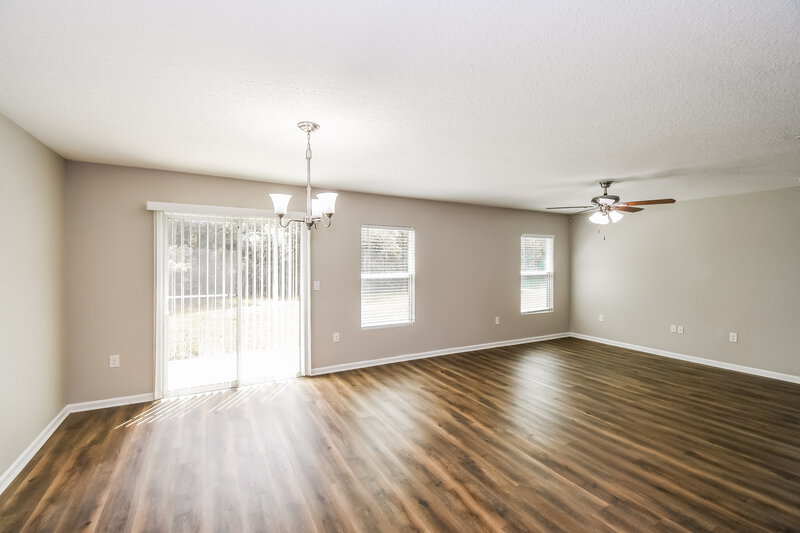 1,865/Mo, 8769 Oxfordshire Ave E Jacksonville, FL 32219 Dining Room View 2