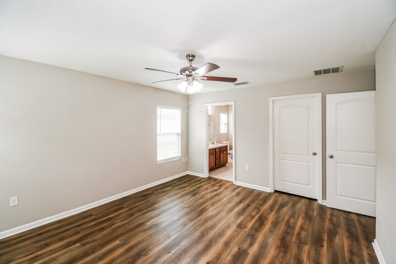 1,865/Mo, 8769 Oxfordshire Ave E Jacksonville, FL 32219 Main Bedroom View 2