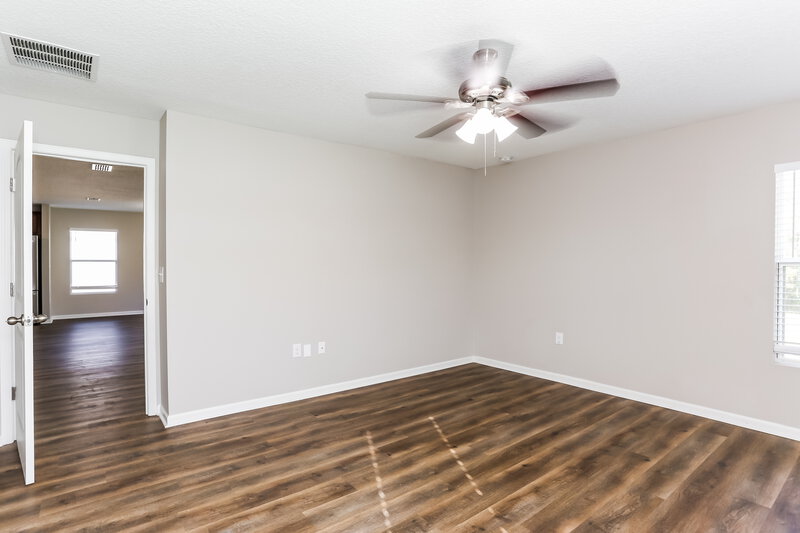 1,810/Mo, 8769 Oxfordshire Ave E Jacksonville, FL 32219 Main Bedroom View 2