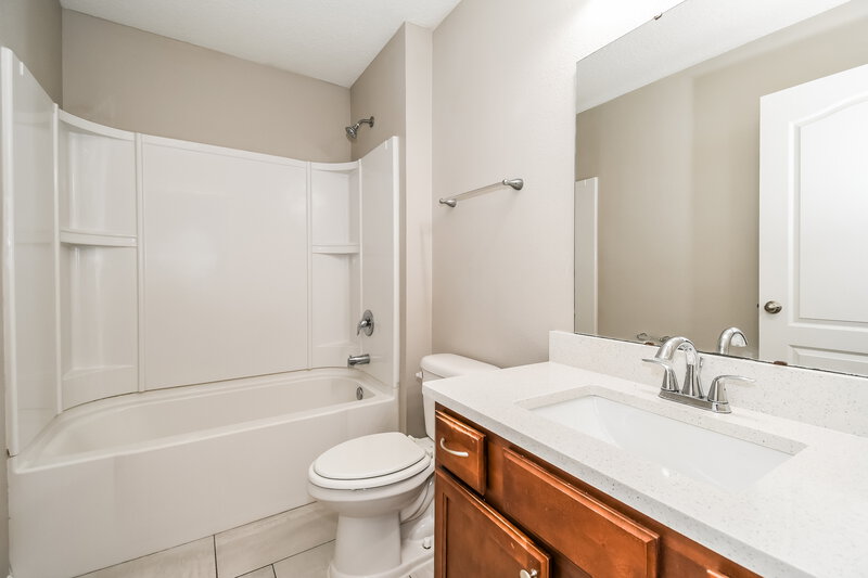 1,865/Mo, 8769 Oxfordshire Ave E Jacksonville, FL 32219 Bathroom View
