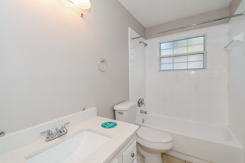 1,885/Mo, 11194 Wandering Oaks Dr Jacksonville, FL 32257 Bathroom View 2