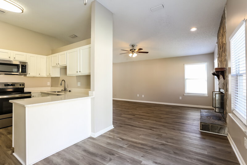 2,065/Mo, 1317 Cove Landing Dr Jacksonville, FL 32233 Dining Room View 2