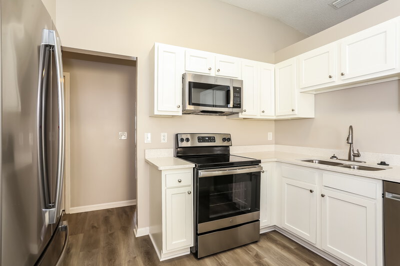 2,065/Mo, 1317 Cove Landing Dr Jacksonville, FL 32233 Kitchen View 2