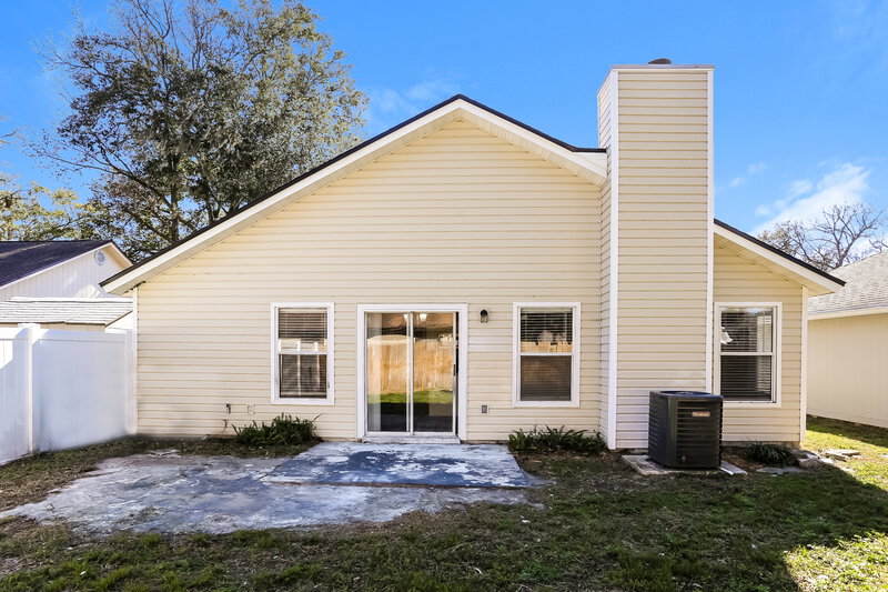 2,065/Mo, 1317 Cove Landing Dr Jacksonville, FL 32233 Rear View
