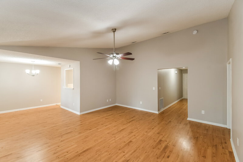 2,020/Mo, 8136 Honeysuckle Ln Jacksonville, FL 32244 Living Room View 3