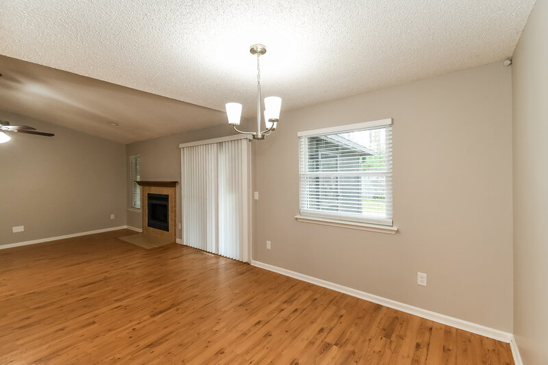 2,020/Mo, 8136 Honeysuckle Ln Jacksonville, FL 32244 Dining Room View