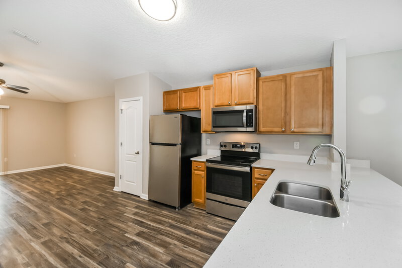 1,715/Mo, 3812 Evan Samuel Dr Jacksonville, FL 32210 Kitchen View