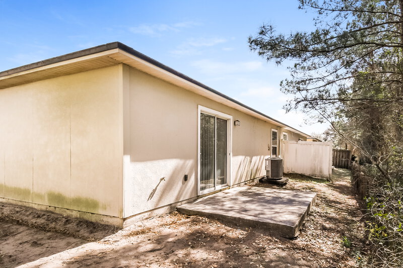 1,715/Mo, 3812 Evan Samuel Dr Jacksonville, FL 32210 Rear View