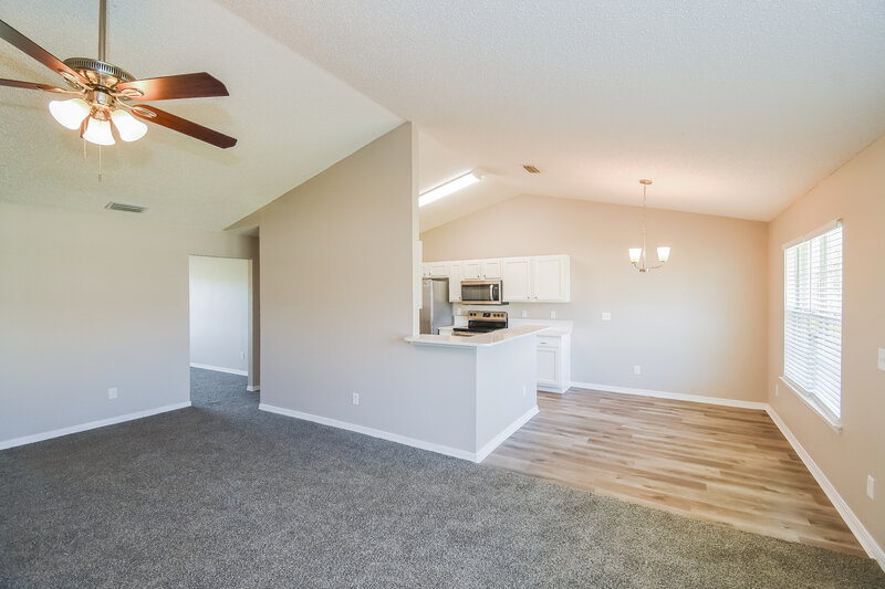 2,175/Mo, 2700 Taylor Hill Dr Jacksonville, FL 32221 Living Room View 2