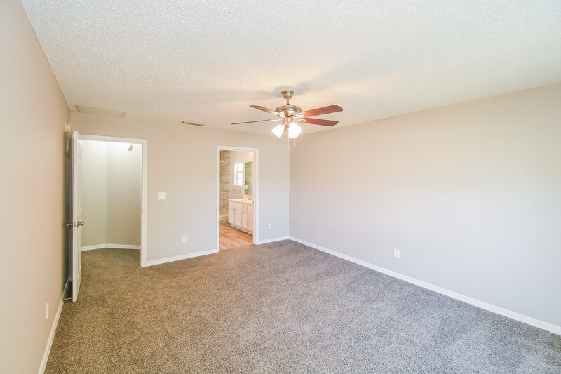 2,175/Mo, 2700 Taylor Hill Dr Jacksonville, FL 32221 Main Bedroom View 2