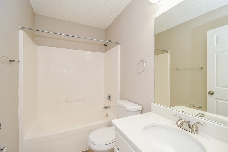 2,175/Mo, 2700 Taylor Hill Dr Jacksonville, FL 32221 Bathroom View